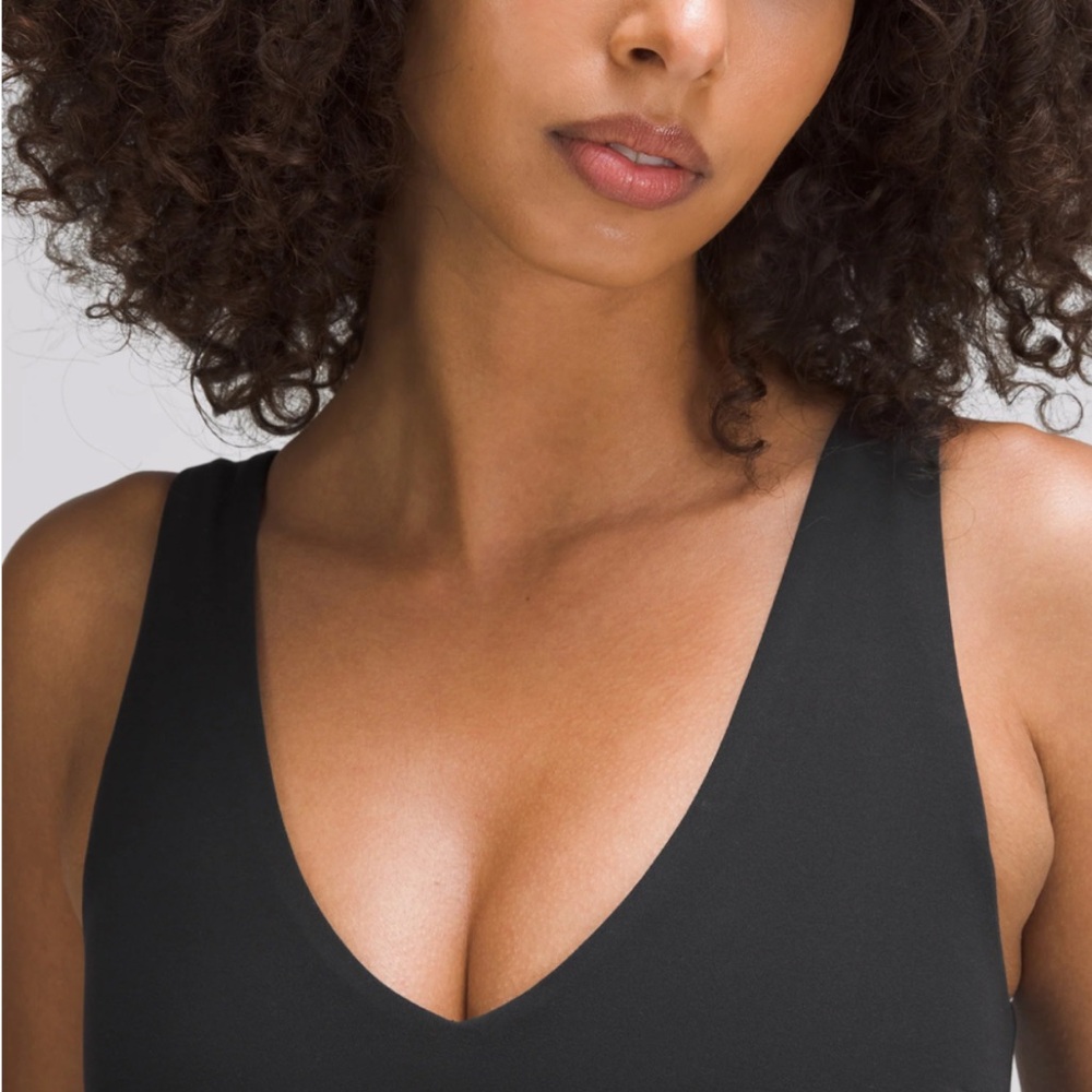 Lululemon Align V Neck Sports Bra in Black Crop Top Yoga Size 8